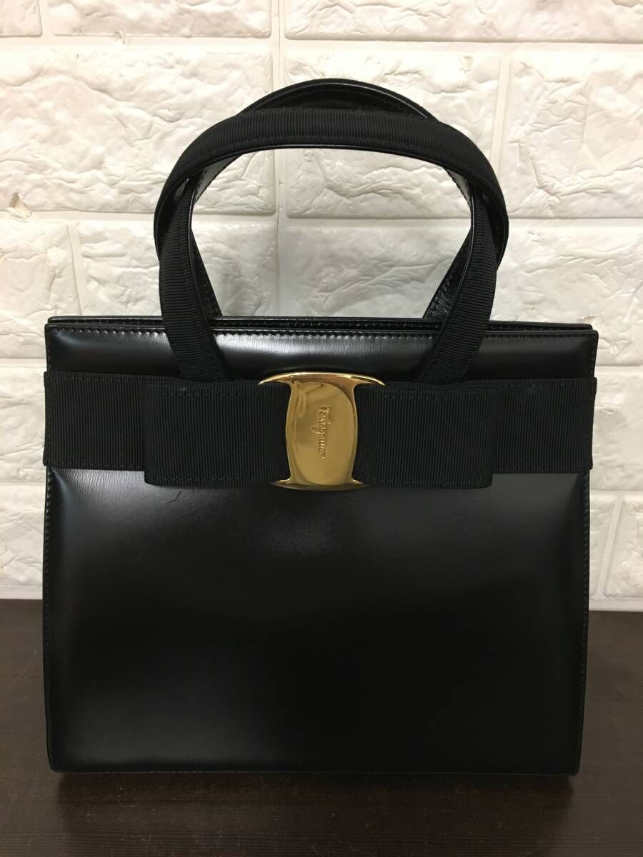 2021.7.22 ferragamo フェラガモ ヴァラ リボン レザー ハンドバッグ 黒 4500